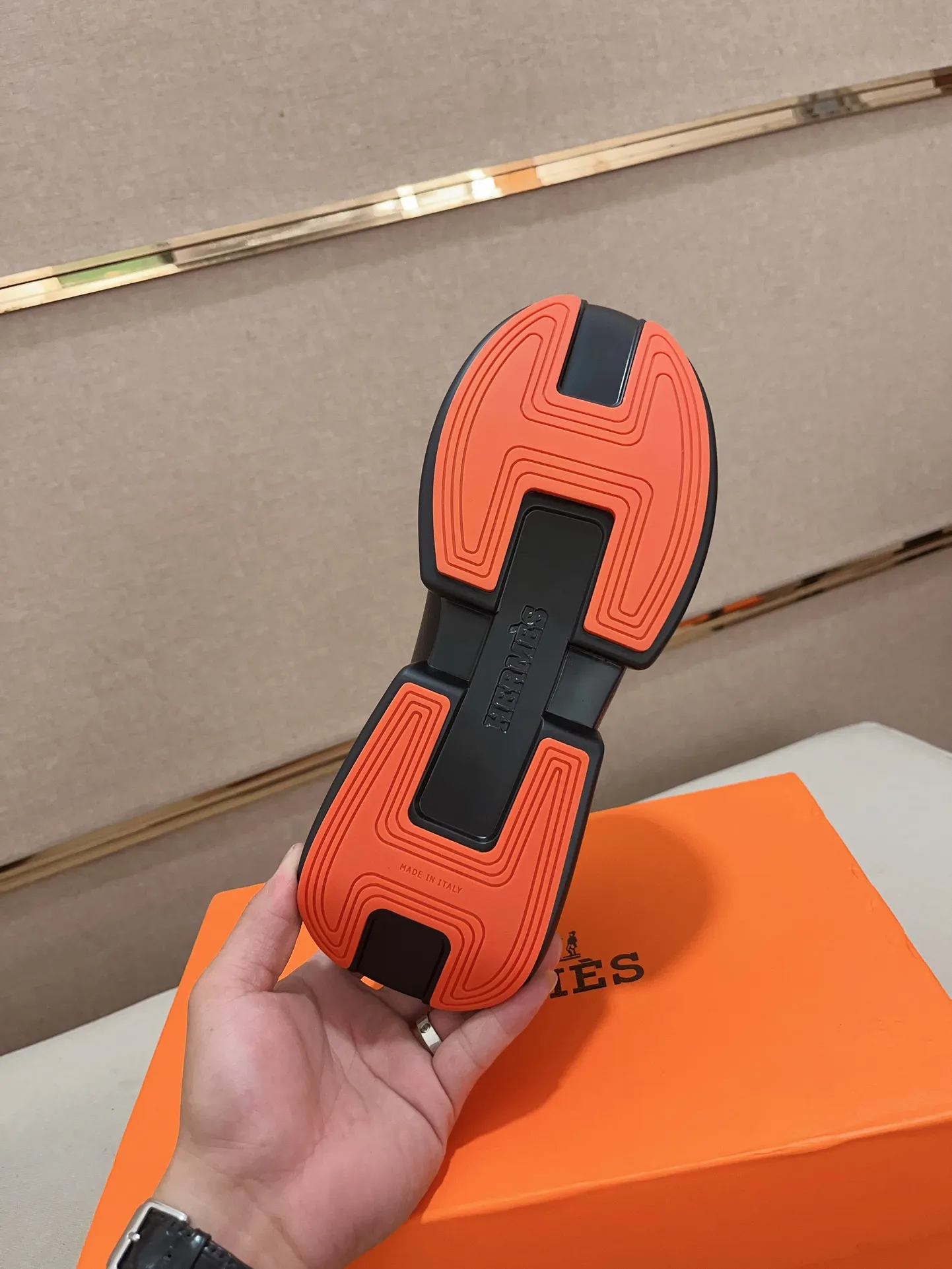 Men's clothing and shoes💰: 442💰《HERMES》【Classic original single version】Hermès; top 🔝purchase agent🔍🔍men's latest 🇺🇸 counter sales simultaneously, imported from Italy original ▲▲cowhide ▲▲ (high-end, nobility, class) ) Exquisite workmanship (Italian 🇮🇹 imported water-dyed 🐂 cowhide lining) sole: original sole provided by the original factory, ⚠️exclusive double-layer activity·TPR·rubber·combined molded outsole; super comfortable·wear-resistant·non-slip·environmental protection The real thing is more beautiful if you take the real thing (high quality, follow the order). You can enter and exit the counter at will * Number of yards: 38-44 (45 can be customized and cannot be returned or exchanged)